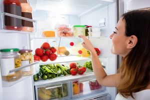 Як продовжити свіжість продуктів у холодильнику? фото