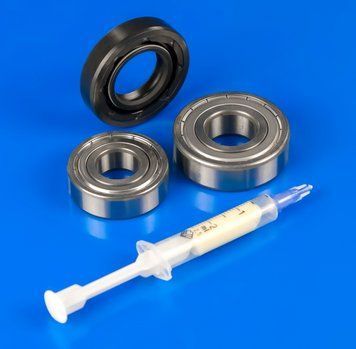 Комплект підшипників SKF і сальник для пральної машини INDESIT (203 + 204 + 25*47*10 + Мастило) 641557 фото