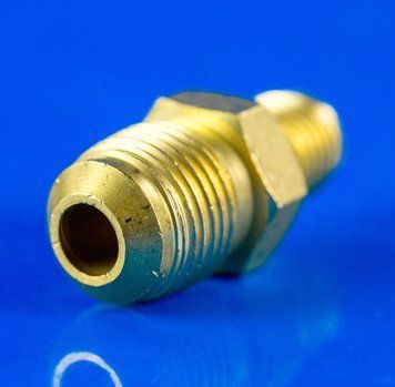 Муфта латунна 1/4 "- 3/8" нар. різьблення 11030165 фото